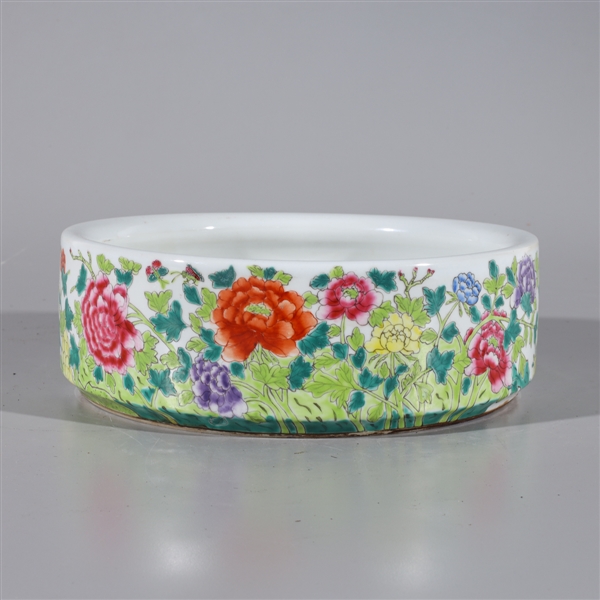 Chinese famille rose enameled porcelain 2ac63d