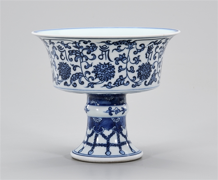 Chinese blue and white porcelain 2af341