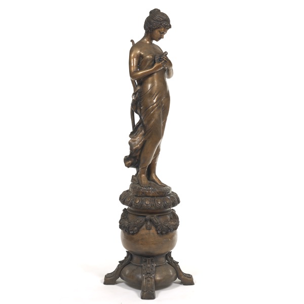 LARGE BRONZE SCULPTURE OF A WOMAN 48