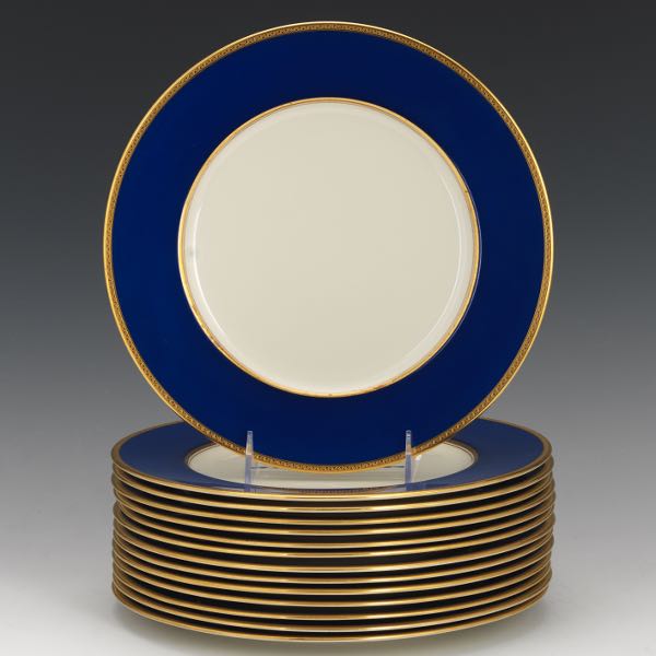 FOURTEEN LENOX PLATES  10 ½, white