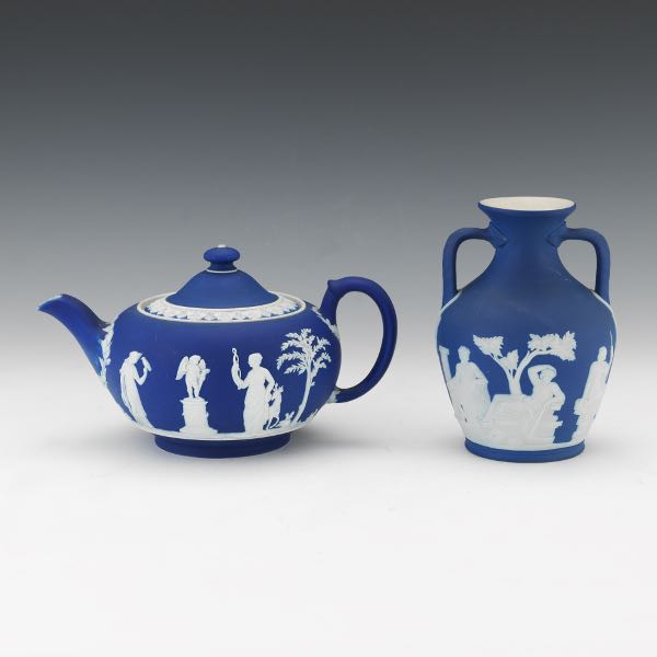 TWO WEDGWOOD JASPEWARE ITEMS THE 2af7b3