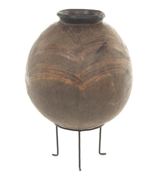  TERRACOTTA MOON JAR ON IRON STAND 2af7c8