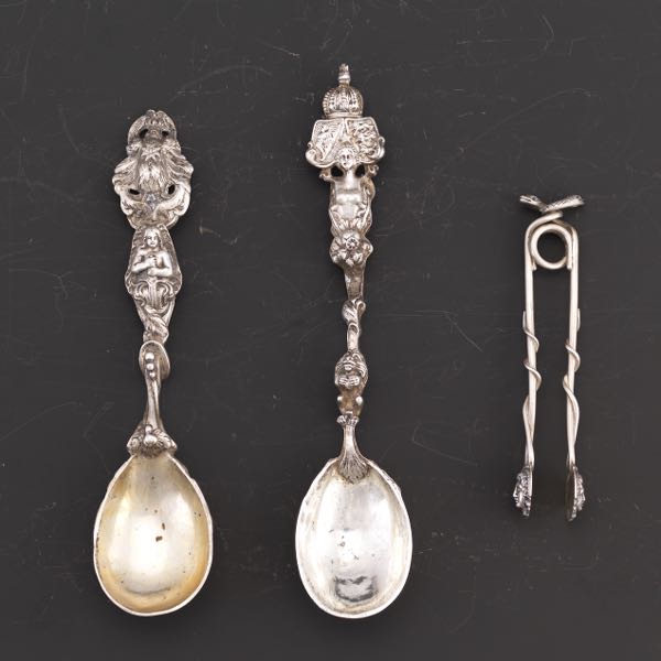 PAIR OF CONTINENTAL HERALDIC SPOONS 2af9d0