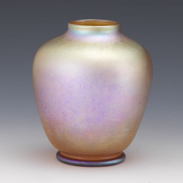 QUEZAL IRIDESCENT VASE 5 x 4  2afa27