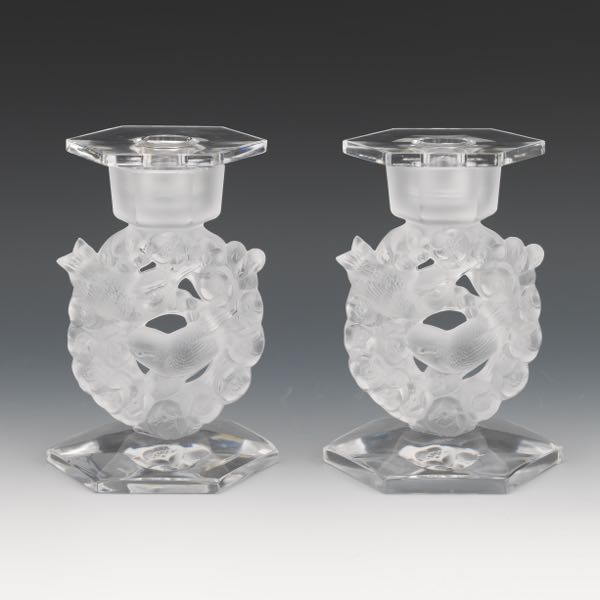 LALIQUE PAIR OF CRYSTAL GLASS CANDLEHOLDERS  2afa4f