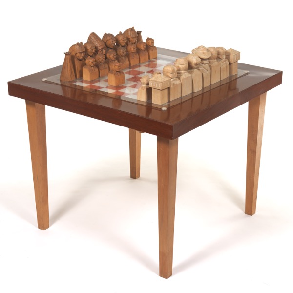 CHESS BOARD TABLE  Chess board