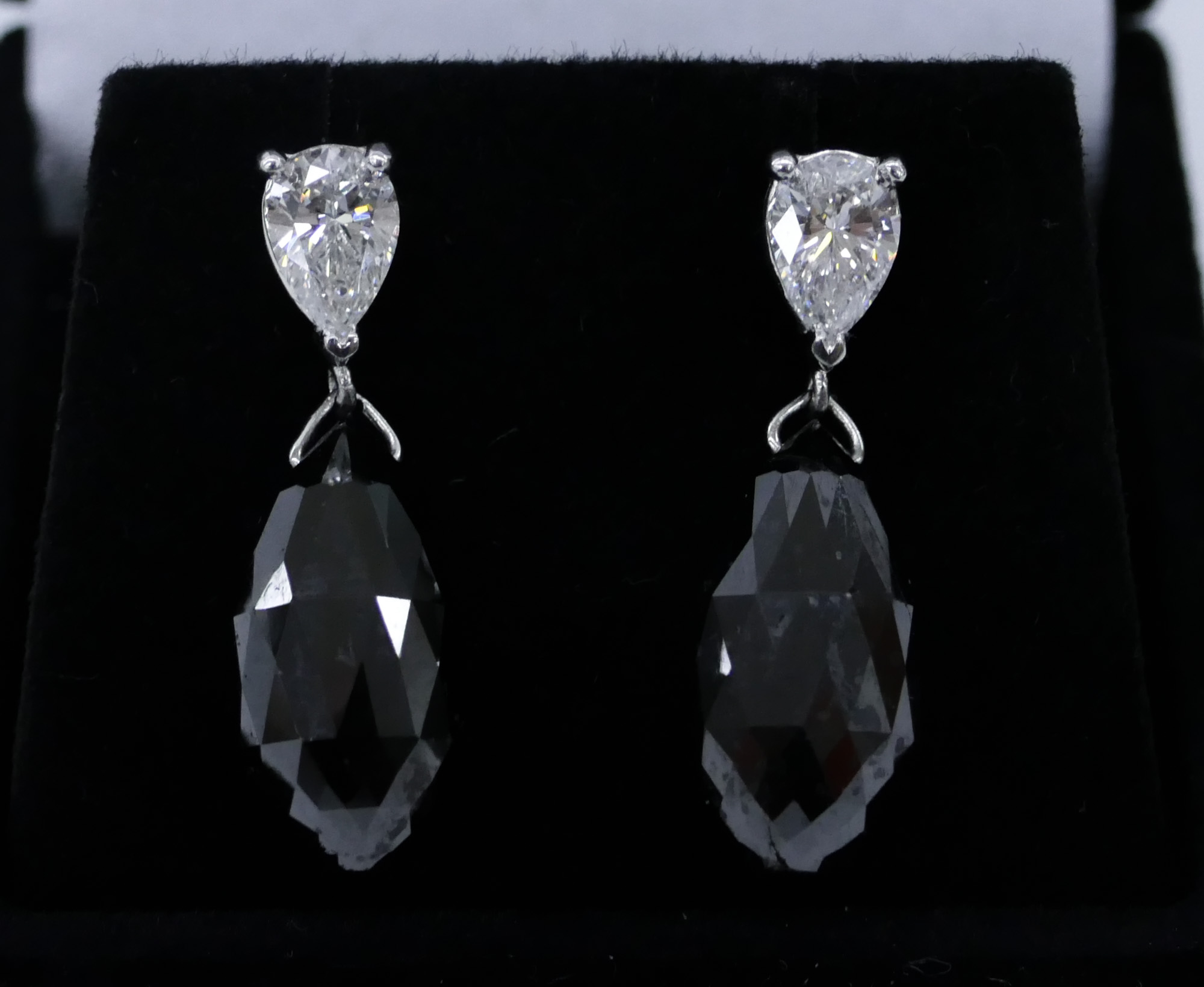 Pair Ladies 17.1ctw Black Diamond