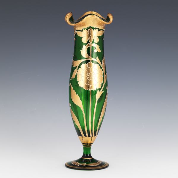 GREEN AND GILT GLASS VASE 11  2afd40