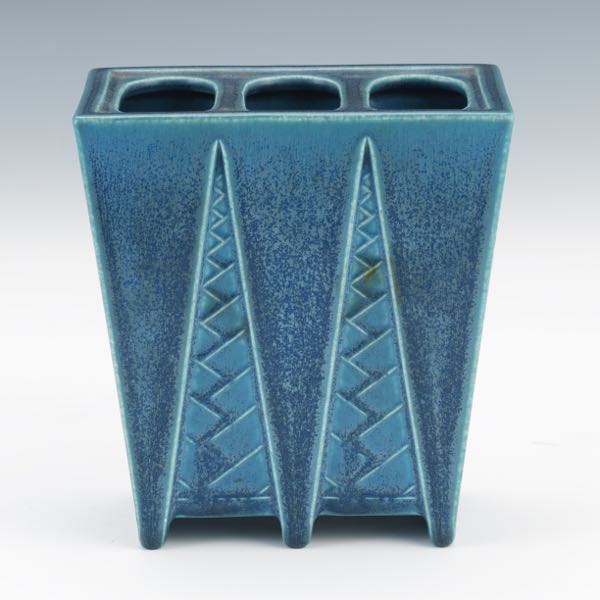 1930-blue-vase