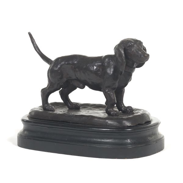 BRONZE SCULPTURE OF A DACHSHUND