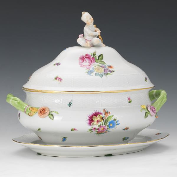 HEREND PORCELAIN LARGE TUREEN WITH 2aff9f