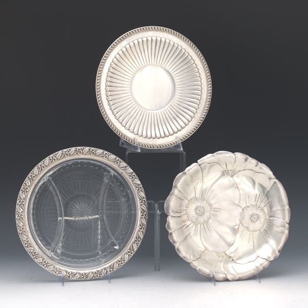 THREE STERLING SILVER SERVING PLATES 2b0159