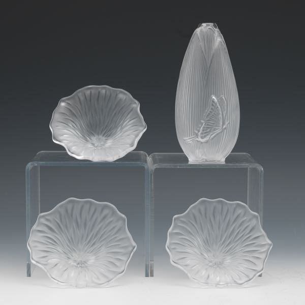 THREE LALIQUE FLOWER PAPERWEIGHTS 2b019d