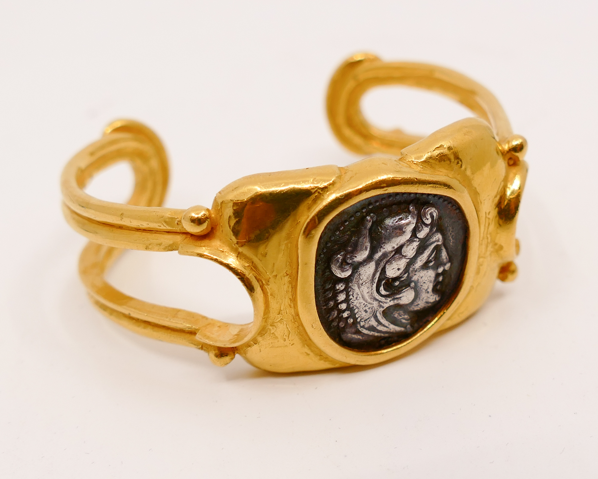 22K Gold Bangle Bracelet with Ancient 2b0276