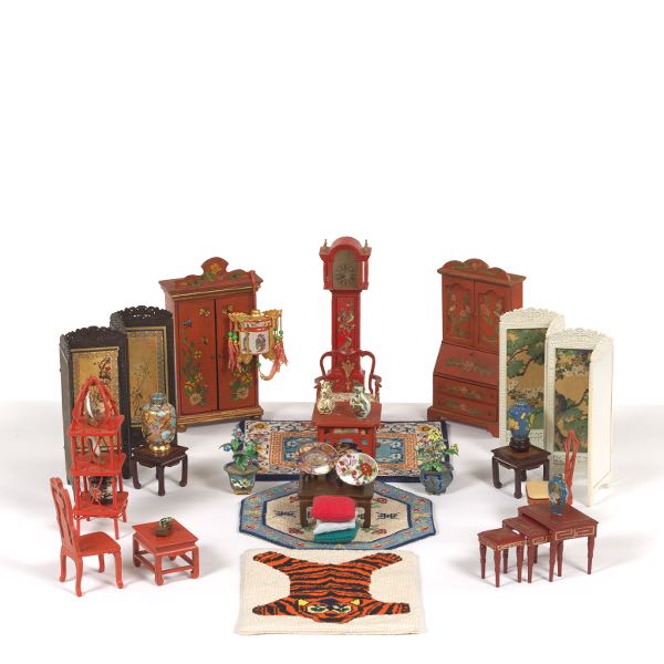 VINTAGE DOLL HOUSE RED CHINOISERIE 2b0408