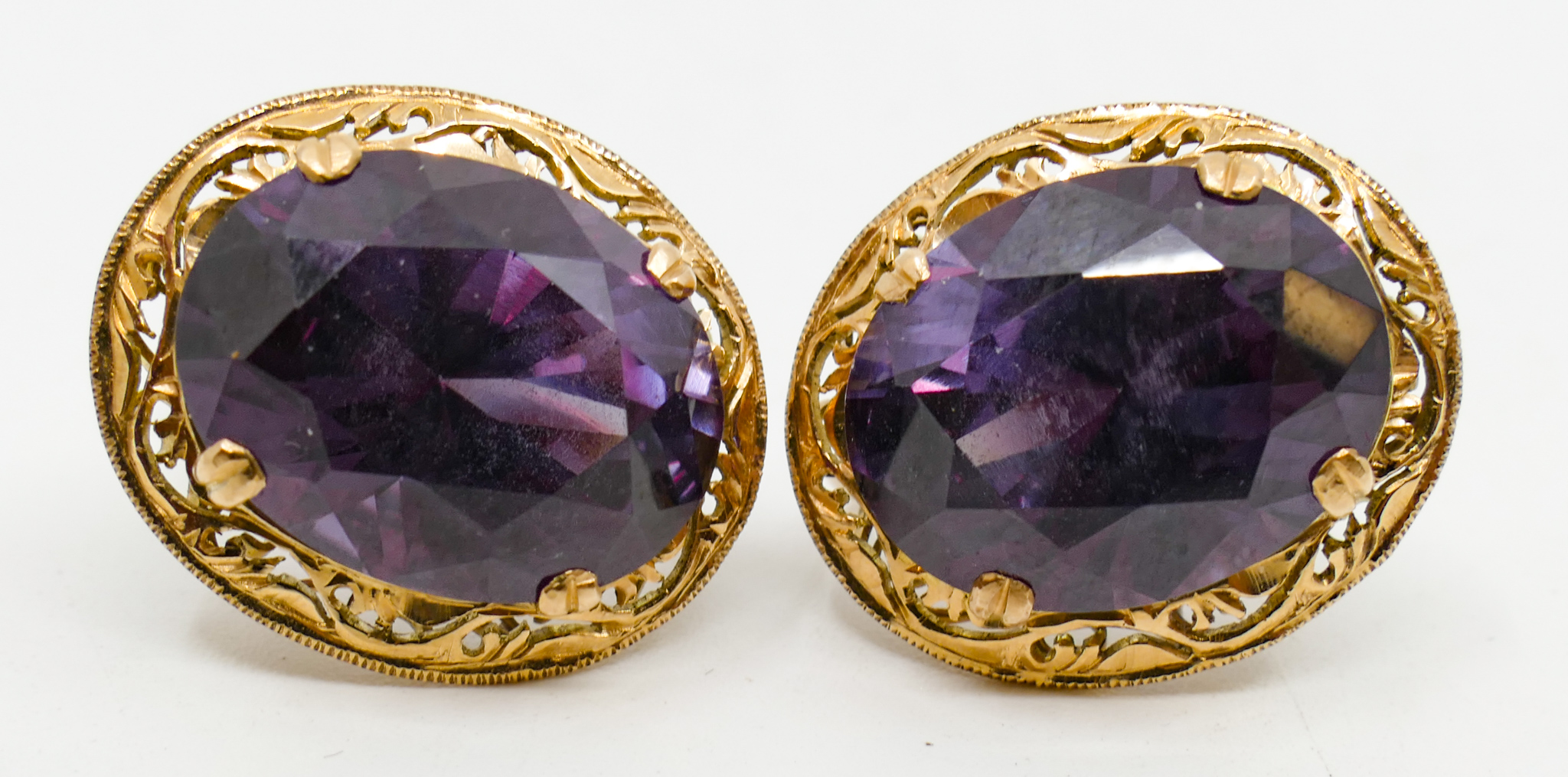 Pair Ladies 18k Amethyst 16x13mm  2b0486