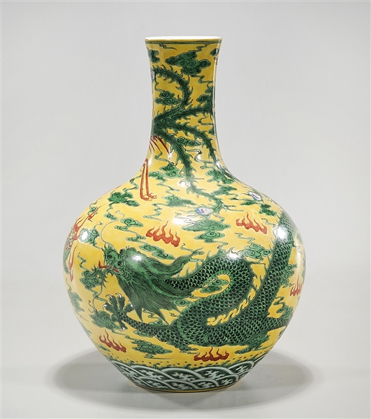 Chinese enameled porcelain vase