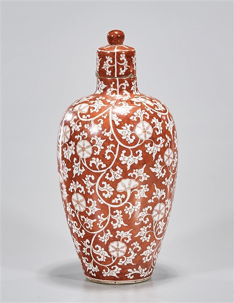 Chinese coral red covered vase  2ae1b7