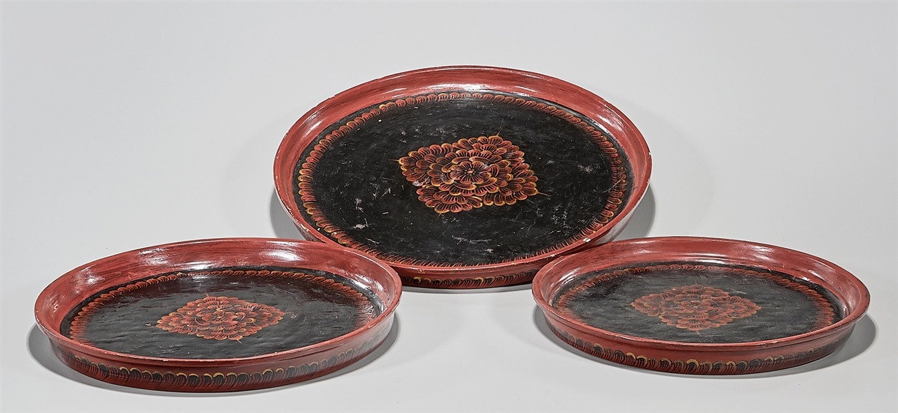 Three Chinese lacquered trays  2ae1e1