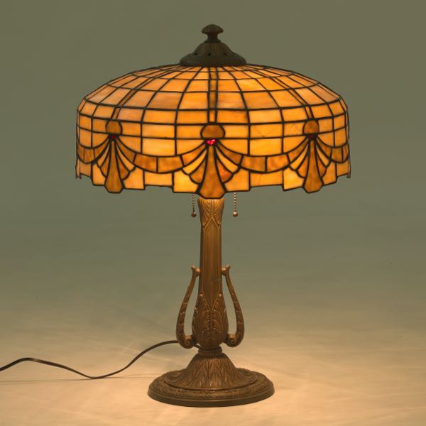 SLAG GLASS TABLE LAMP 22 1//2 x 16½