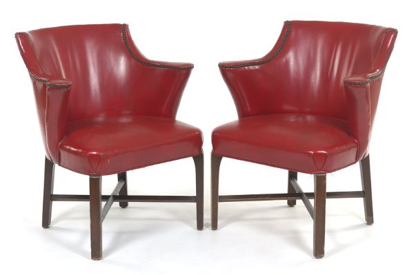PAIR OF RED LEATHER ARMCHAIRS 33 2ae330