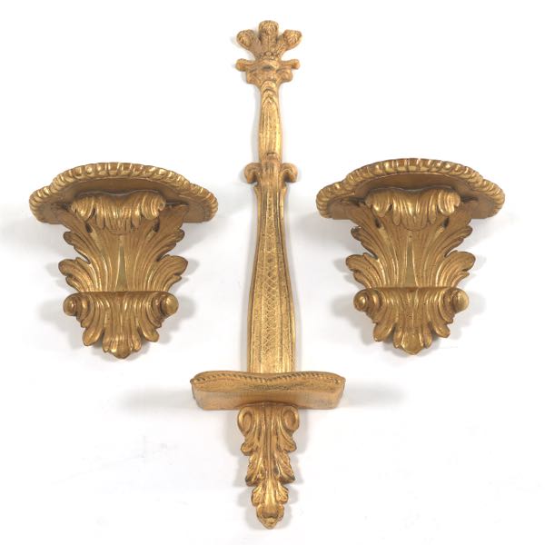 THREE GILT ACANTHUS LEAF WALL BRACKETS 2ae35d