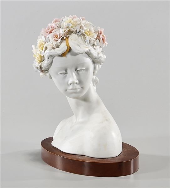 Spanish LLadro bust of a woman;