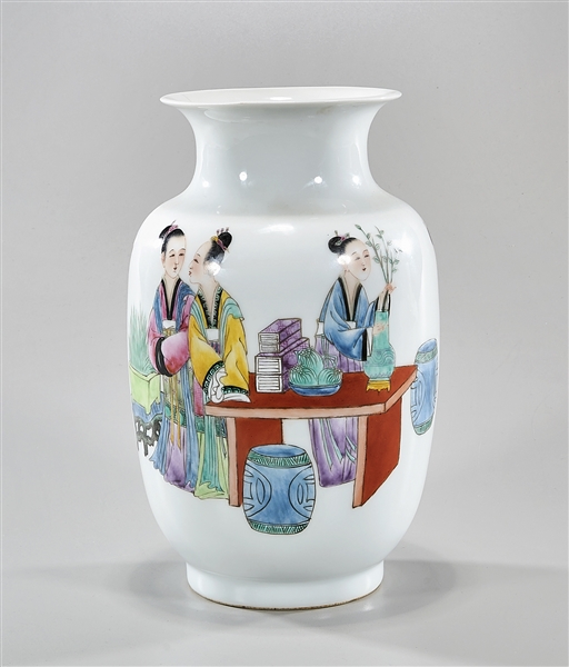Chinese enameled porcelain vase  2ae46d