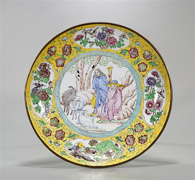 Chinese enamel on metal dish depicting 2ae46e