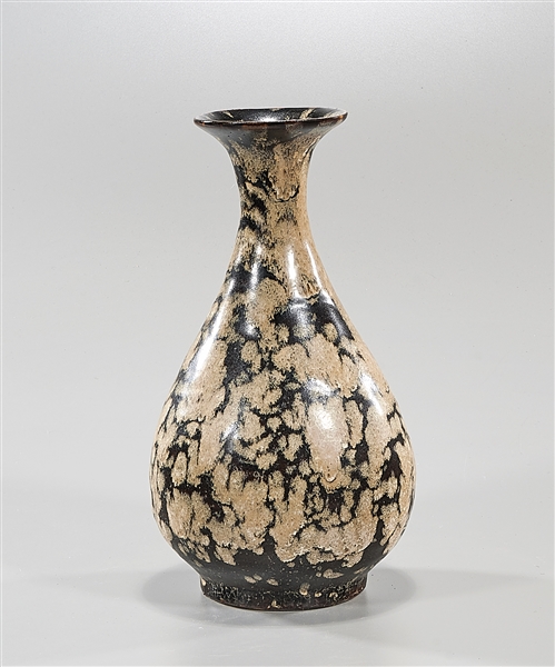 Chinese Early-style glazed ceramic vase;