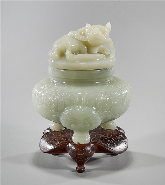 Chinese carved jade covered tripod 2ae4d8