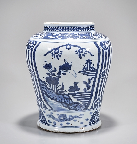 Chinese blue and white porcelain 2ae568