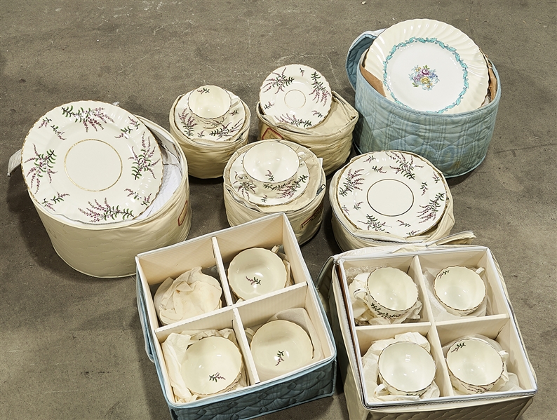 Group of porcelains including 2ae65b