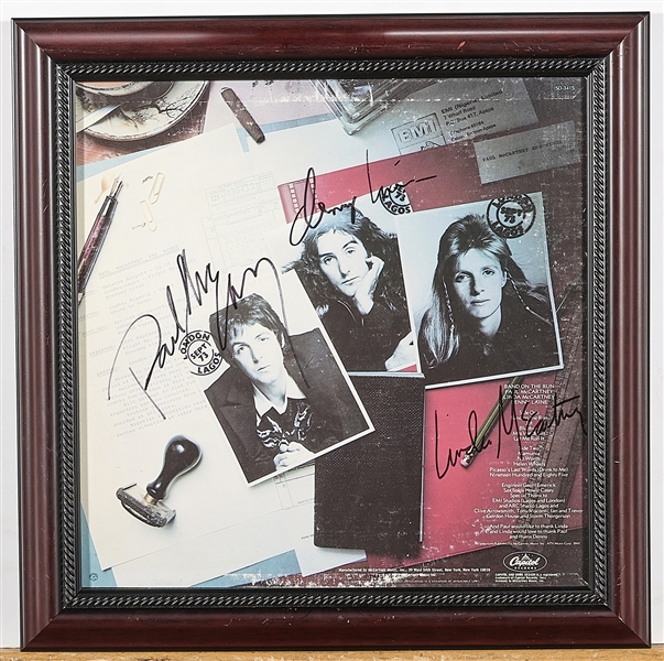 Wings signed memorabilia framed  2ae686