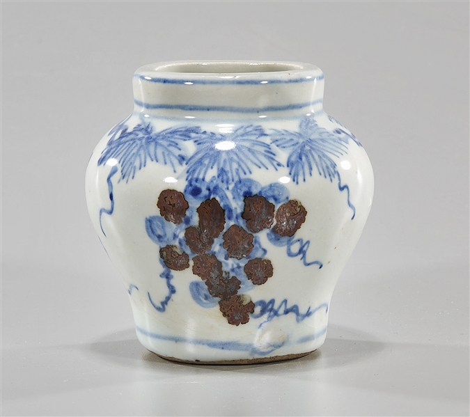 Small Korean blue and white porcelain 2ae6c5