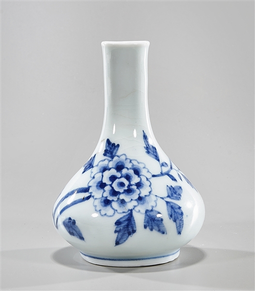 Korean blue and white porcelain vase;