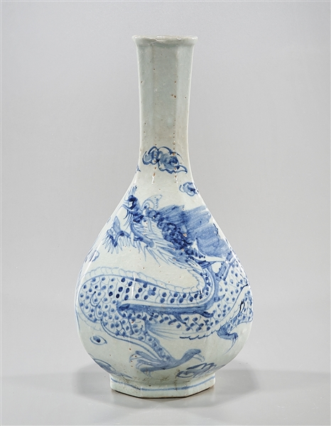 Korean blue and white porcelain 2ae6d6