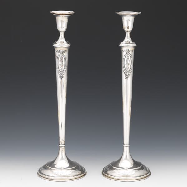 PAIR OF ELONGATED STERLING CANDLEHOLDERS 2ae922