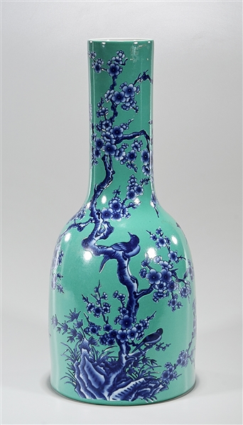 Chinese glazed porcelain vase  2ae9a7