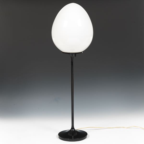 BILL CURRY DESIGN STEMLITE TABLE LAMP