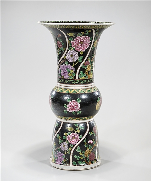 Chinese enameled porcelain gu-form