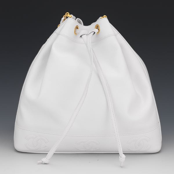 CHANEL WHITE CAVIAR LEATHER BUCKET 2aeacc