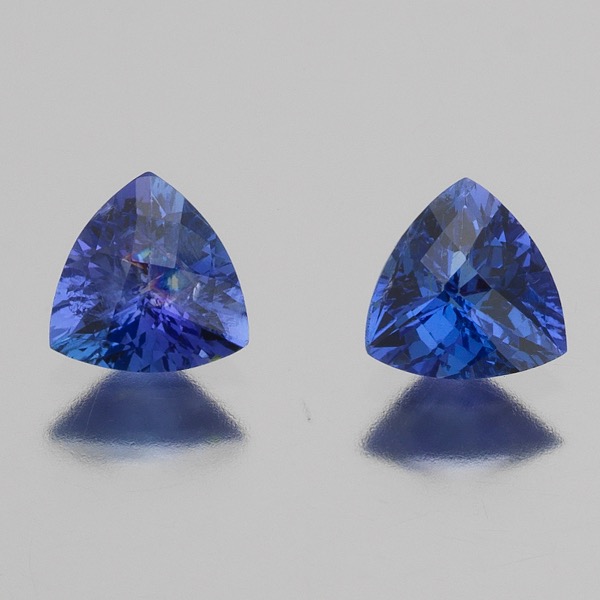 TWO UNMOUNTED 3 58 CT TOTAL TANZANITE 2aeb77