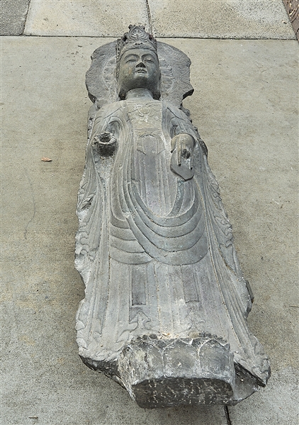 Chinese stone Guanyin 73 x 24  2aec70