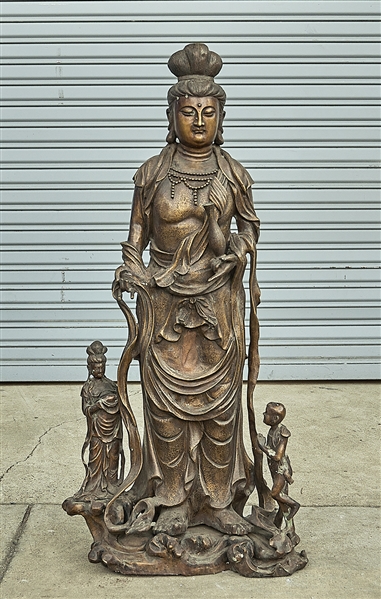 Chinese bronze Guanyin with attendants  2aec92
