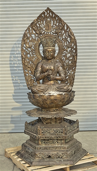 Elaborate Chinese bronze seated 2aed41