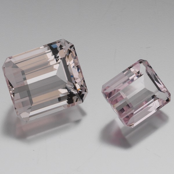 TWO UNMOUNTED 30 76 CT TOTAL KUNZITE 2aed8b