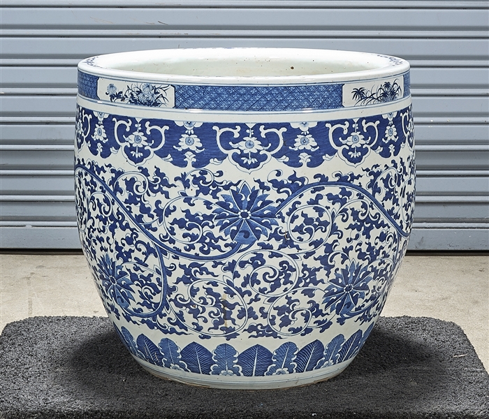 Chinese blue and white porcelain 2aedbb