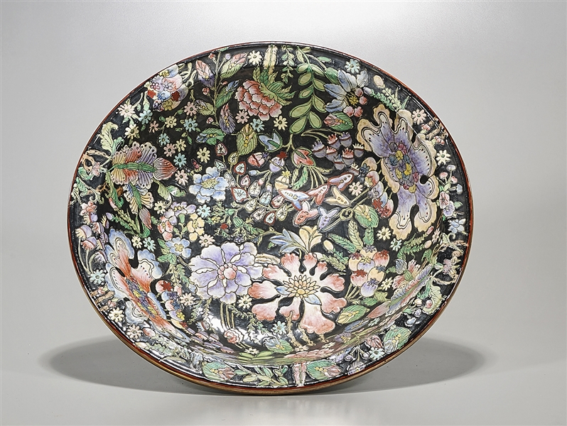 Chinese enameled porcelain charger;