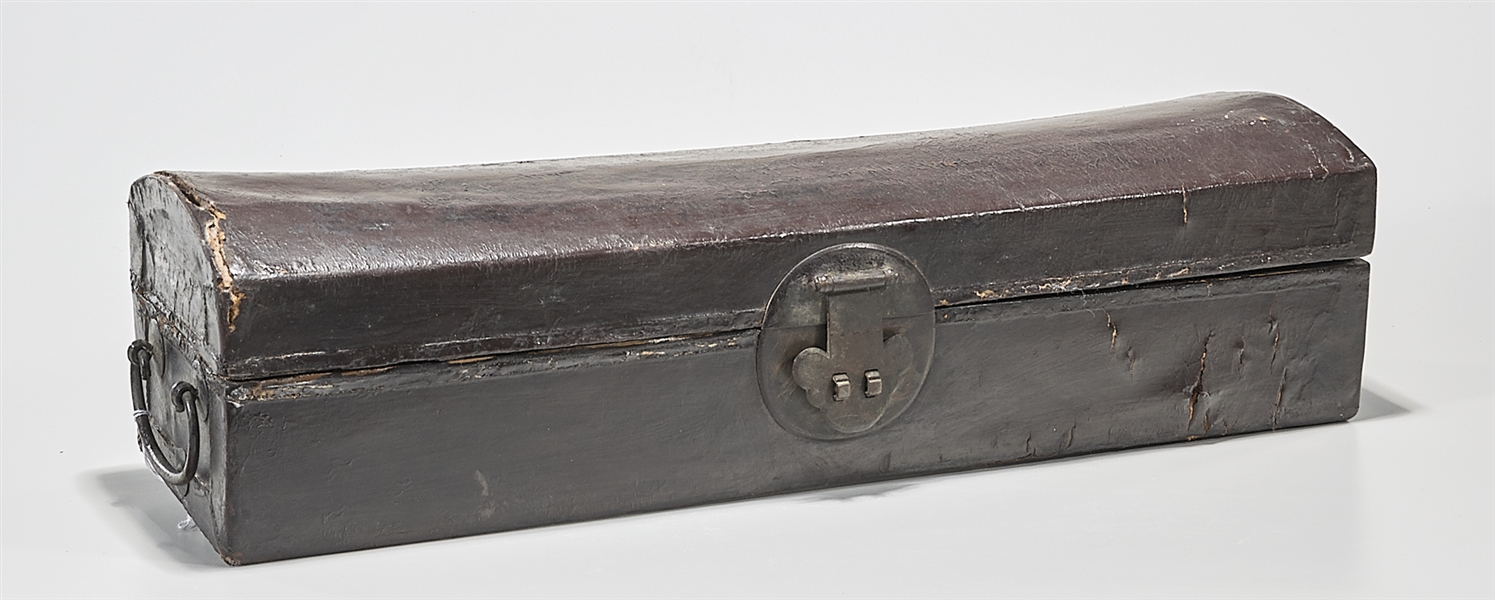 Chinese lacquered hinged-lid box;